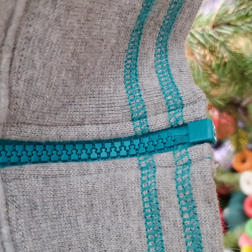 Northface hooded jacket - Picture 3 of 9